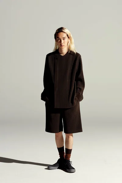 Look 12